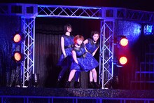 「アンジュルム STARTING LIVE TOUR SPECIAL ＠日本武道館『大器晩成』」コンサートの様子。