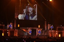「アンジュルム STARTING LIVE TOUR SPECIAL ＠日本武道館『大器晩成』」コンサートの様子。