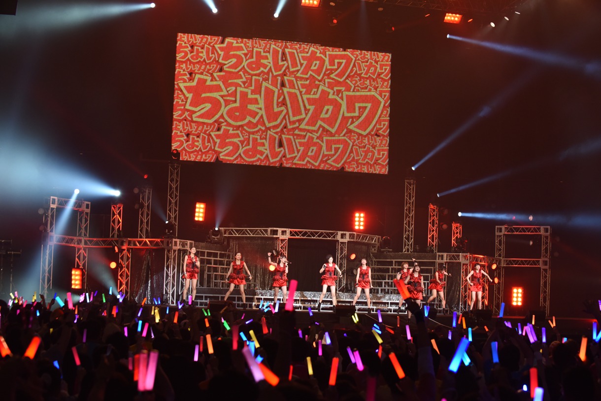 「アンジュルム STARTING LIVE TOUR SPECIAL ＠日本武道館『大器晩成』」コンサートの様子。