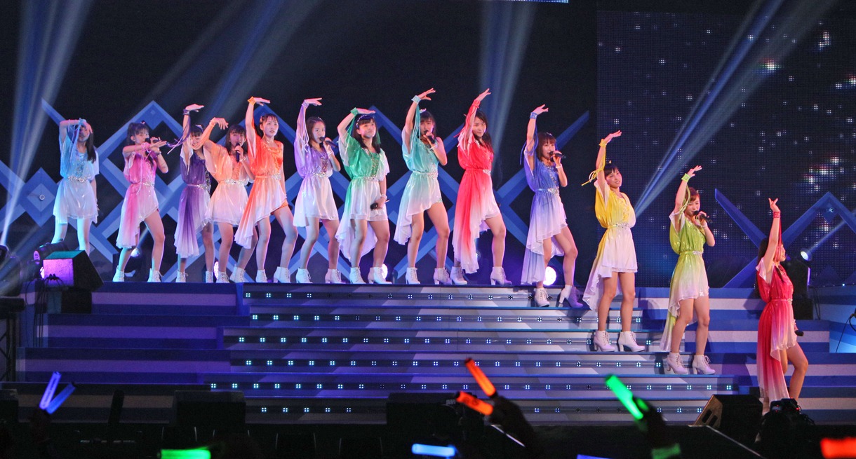「モーニング娘。'15 コンサートツアー春～GRADATION～」ライブの様子。（写真提供：アップフロントエージェンシー）
