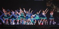 「モーニング娘。'15 コンサートツアー春～GRADATION～」ライブの様子。（写真提供：アップフロントエージェンシー）