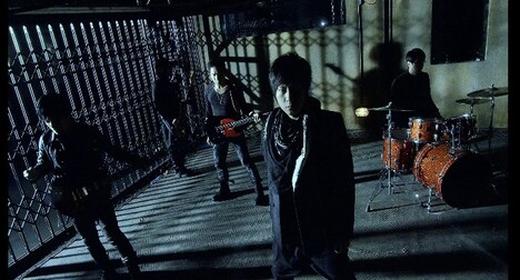 Mayday「YOUR LEGEND ～燃ゆる命～」MVのワンシーン。