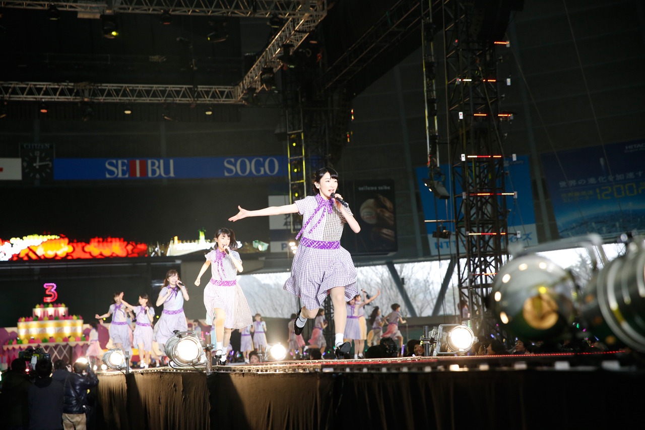 「悲しみの忘れ方 Documentary of 乃木坂46」のワンシーン。  (c)2015「DOCUMENTARY of 乃木坂46」製作委員会