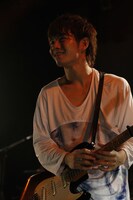 川崎純（G / QOOLAND）（撮影：佐藤早苗［ライトサム］）