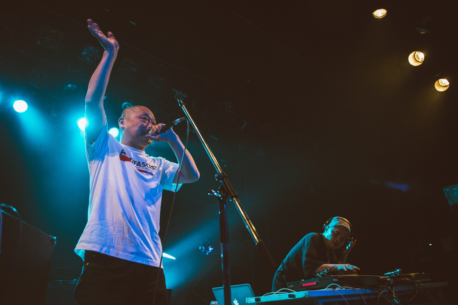 左からECD、ILLICIT TSUBOI。（Photo by cherry chill will）