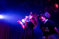 左からサリー（パラレルJAPAN）と、ちびゆい（パラレルJAPAN）。（撮影：稲垣謙一）