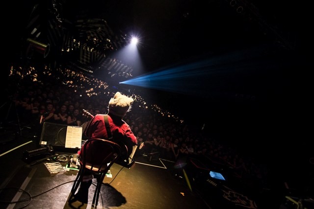 MAN WITH A MISSION「Seven Deadly Sins Tour 2015～七つの対バン～」5月30日公演の様子。（写真提供：ソニー・ミュージックレーベルズ）