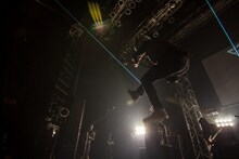 MAN WITH A MISSION「Seven Deadly Sins Tour 2015～七つの対バン～」5月31日公演の様子。（写真提供：ソニー・ミュージックレーベルズ）