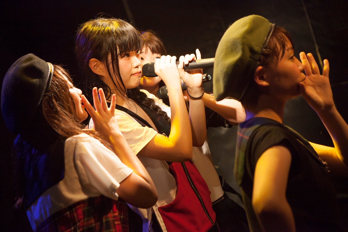 BiSH「THiS IS FOR BiS」東京・中野heavy sick ZERO公演の様子。（撮影：外林健太）