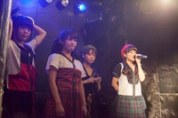 BiSH「THiS IS FOR BiS」東京・中野heavy sick ZERO公演の様子。（撮影：外林健太）