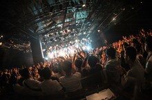 安田レイ「TOUR 2015 "WILL" ～JUST FOR YOU～」最終公演の様子。（Photo by Satoshi Hata）