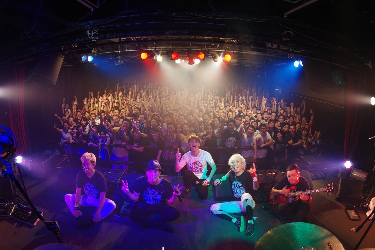 FLOW「FLOW WORLD TOUR 2015 極 -kiwami-」台湾・台北 The Wall公演の様子。（写真提供：アミューズ）