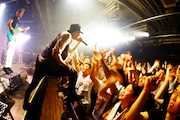 FLOW「FLOW WORLD TOUR 2015 極 -kiwami-」台湾・台北 The Wall公演の様子。(写真提供:アミューズ)