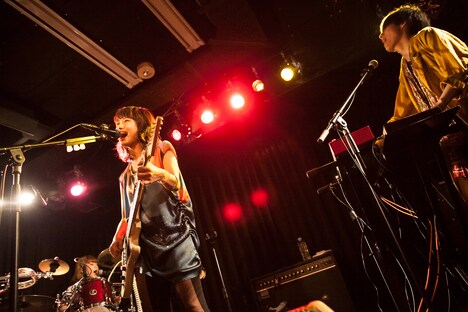 Mayu「Mayuです！バンドでゆく、改名ごあいさツアー!!」東京・LOOP ANNEX公演の様子。（撮影：Atsushi Ito）