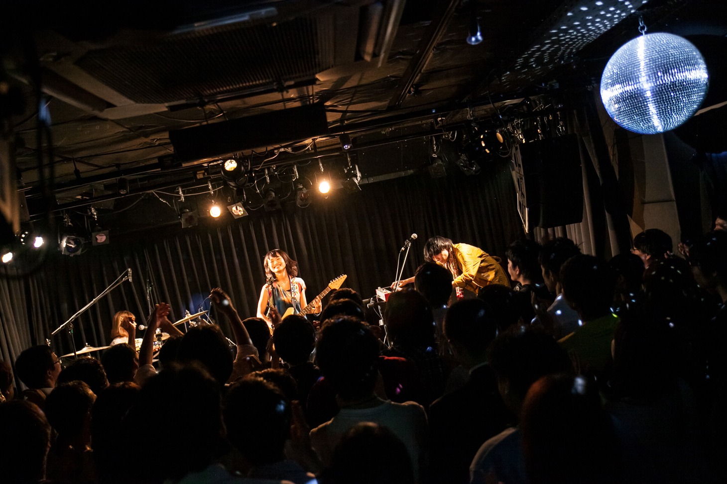 Mayu「Mayuです！バンドでゆく、改名ごあいさツアー!!」東京・LOOP ANNEX公演の様子。（撮影：Atsushi Ito）