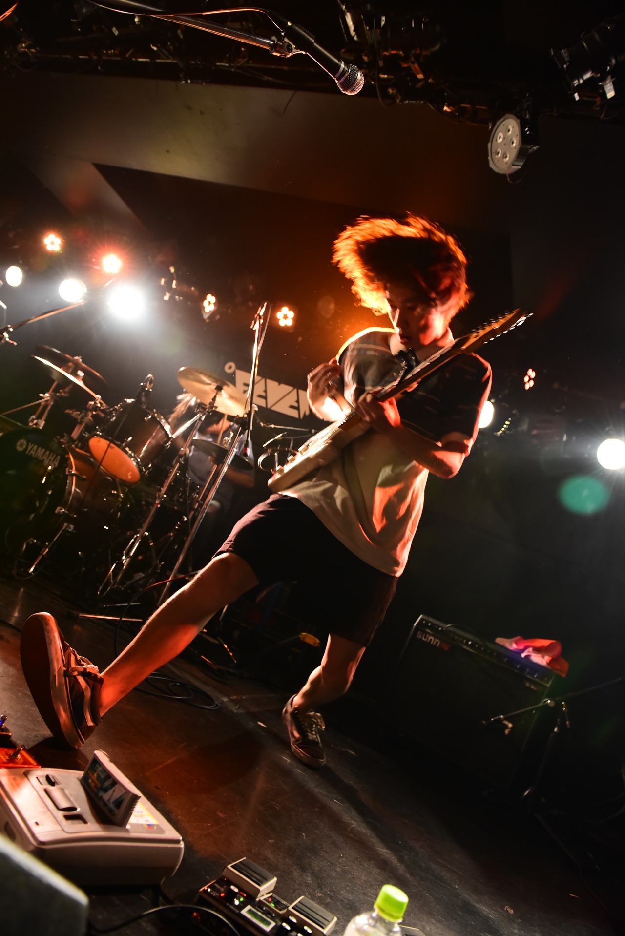 佐久間公平（G, Cho / Helsinki Lambda Club）（撮影：高田真希子）