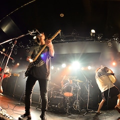 Helsinki Lambda Club、アナログフィッシュ招いたレコ発で「夢叶った」