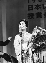 1965年、「柔」で「第7回日本レコード大賞」を受賞し熱唱する美空ひばり。 (c)TBS