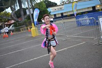 2区に到着し佐保明梨にタスキを渡す古川小夏。