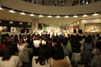 茨城・イーアスつくばでの「30th CENTURY BOY」発売記念イベントの様子。 （撮影：和出巧）