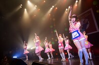 「PASSPO☆ ワンマンフライトツアー2015 ～More Attention～」東京・赤坂BLITZ公演の様子。（撮影：塚原孝顕）