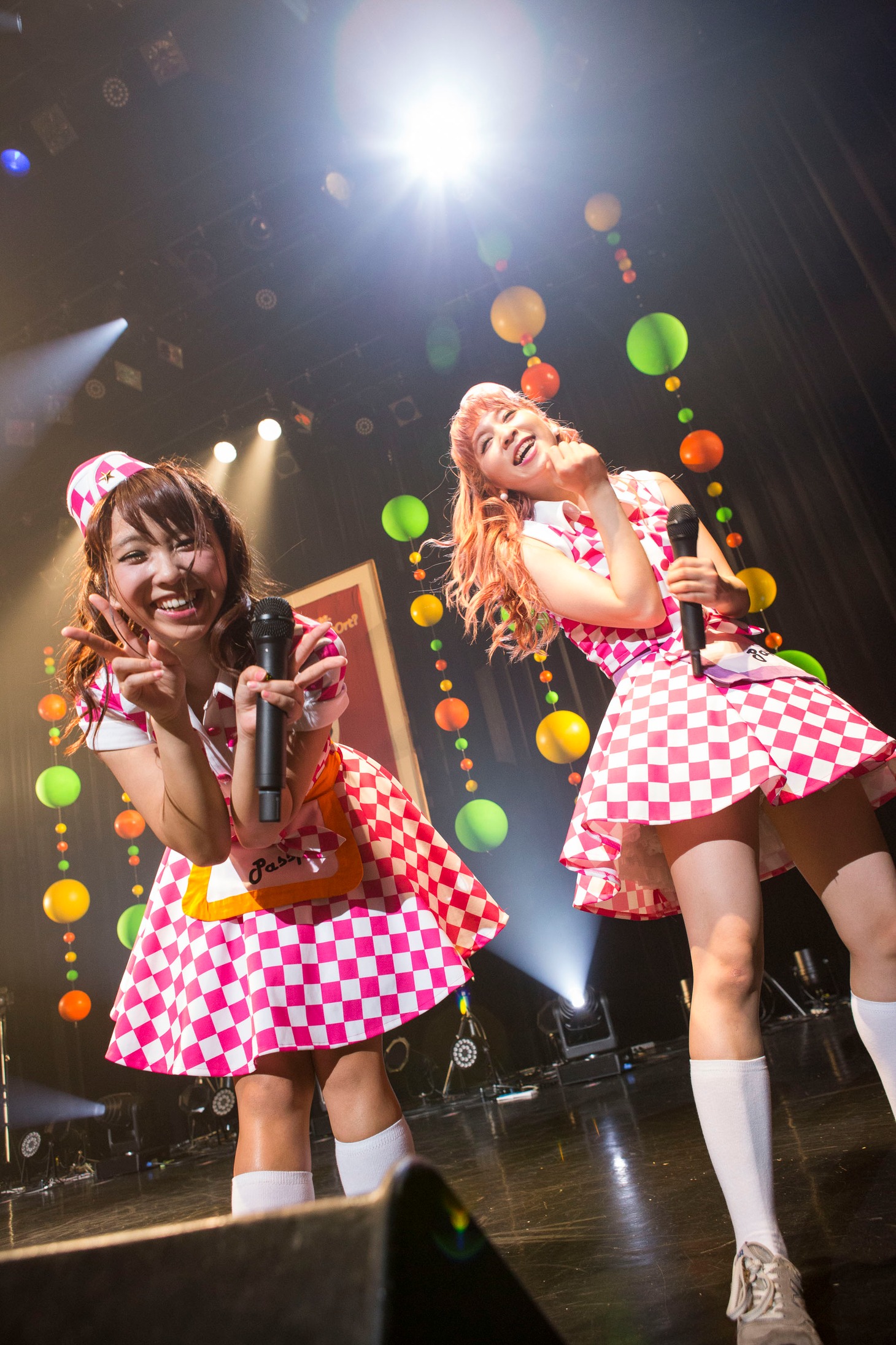 「PASSPO☆ ワンマンフライトツアー2015 ～More Attention～」東京・赤坂BLITZ公演の様子。（撮影：塚原孝顕）