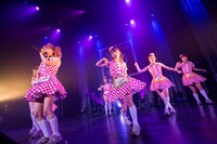 「PASSPO☆ ワンマンフライトツアー2015 ～More Attention～」東京・赤坂BLITZ公演の様子。（撮影：塚原孝顕）