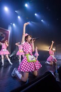 「PASSPO☆ ワンマンフライトツアー2015 ～More Attention～」東京・赤坂BLITZ公演の様子。（撮影：塚原孝顕）