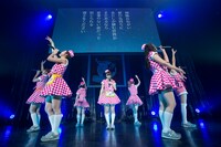 「PASSPO☆ ワンマンフライトツアー2015 ～More Attention～」東京・赤坂BLITZ公演の様子。（撮影：塚原孝顕）