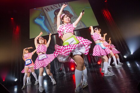 「PASSPO☆ ワンマンフライトツアー2015 ～More Attention～」東京・赤坂BLITZ公演の様子。（撮影：塚原孝顕）