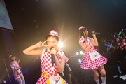 「PASSPO☆ ワンマンフライトツアー2015 ～More Attention～」東京・赤坂BLITZ公演の様子。岩村捺未（撮影：玉井杏奈）