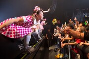「PASSPO☆ ワンマンフライトツアー2015 ～More Attention～」東京・赤坂BLITZ公演の様子。（撮影：塚原孝顕）