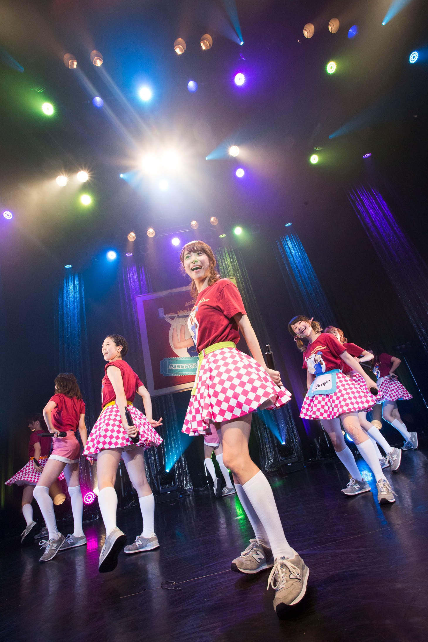「PASSPO☆ ワンマンフライトツアー2015 ～More Attention～」東京・赤坂BLITZ公演の様子。（撮影：塚原孝顕）「PASSPO☆ ワンマンフライトツアー2015 ～More Attention～」東京・赤坂BLITZ公演の様子。（撮影：塚原孝顕）