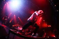 「MY FIRST STORY vs ANOTHER STORY」東京・TSUTAYA O-EAST公演でのAnother Storyのパフォーマンスの様子。（Photo by Kohei Suzuki）