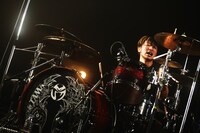 Masack（MY FIRST STORY / Dr）（Photo by Kohei Suzuki）