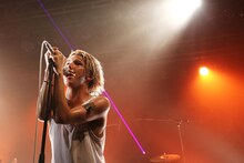 「MY FIRST STORY vs ANOTHER STORY」東京・TSUTAYA O-EAST公演でのMY FIRST STORYのパフォーマンスの様子。（Photo by Kohei Suzuki）