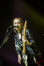 HARUNA（Vo, G） （Photo by Shin Nakajima［studio713］）