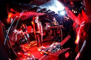 4月14日に東京・新宿JAMで行われたライブの様子。(撮影:鈴木公平)
