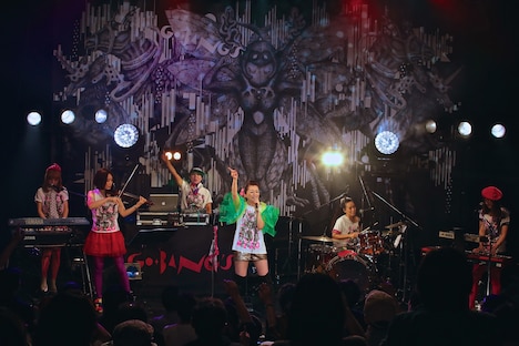 GO-BANG'S「FAIRY BRAIN NIGHT～『フェアリーブレイン＆妖精頭脳』発売記念ライブ～」東京・WWW公演の様子。（写真提供：SENHA＆Co.）