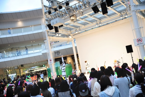 カスタマイZ「全国行脚春のぶっちぎりツアー!!!! “激戦×Crusher” in ラゾーナ川崎」の様子。（撮影：岡本麻衣）