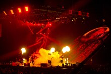 「VAMPS LIVE 2015 "BLOODSUCKERS" -FINAL-」5月31日の埼玉・さいたまスーパーアリーナ公演の様子。