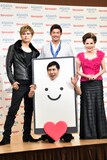 写真左よりGACKT、エスパー伊東、照英、デヴィ夫人。