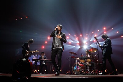 今週の人気画像3位は「Mr.Childrenアルバム直前ツアー『これが僕たちの新しい足音』」より、「Mr.Children TOUR 2015 REFLECTION」5月28日公演の様子。（撮影：石渡憲一）