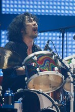 鈴木英哉（Dr）（撮影：石渡憲一）