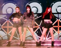 「SMTOWN THE STAGE－日本オリジナル版－」より、BoA。(c)2015 S.M. Culture & Contents CO.Ltd. ALL RIGHTS RESERVED