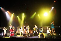 舞台「彼女の起源」のワンシーン。（撮影：和田咲子）