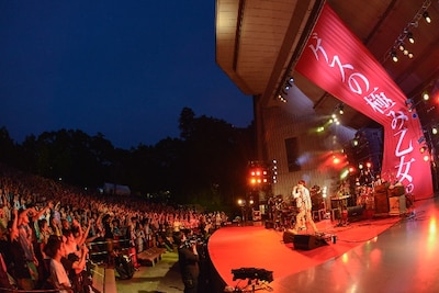 「ゲスの極み乙女。ワンマンツアー『私以外ゲスじゃないの』」日比谷野外大音楽堂公演の様子。 （撮影：古渓一道）