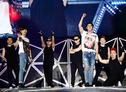 「SMTOWN THE STAGE－日本オリジナル版－」より、東方神起。(c)2015 S.M. Culture & Contents CO.Ltd. ALL RIGHTS RESERVED