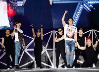 「SMTOWN THE STAGE－日本オリジナル版－」より、東方神起。(c)2015 S.M. Culture & Contents CO.Ltd. ALL RIGHTS RESERVED