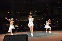 GALETTeによるミニライブの様子。